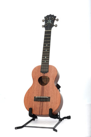 2025-01-14 uku produkt-018 KoAloha KCM-10 Royal Pikake ukulele koncertowe