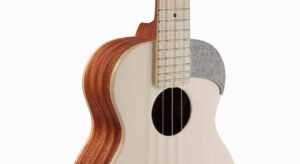 aNueNue UT-10 AM kremowe ukulele tenorowe