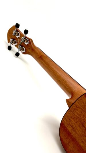 aNueNue C3E ukulele koncertowe z przetwornikiem