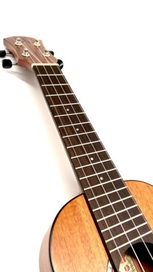 aNueNue S3E ukulele sopranowe z przetwornikiem