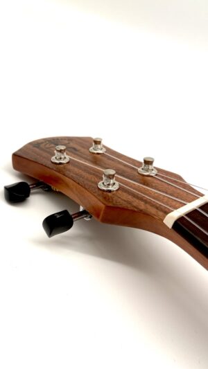 aNueNue S3E ukulele sopranowe z przetwornikiem