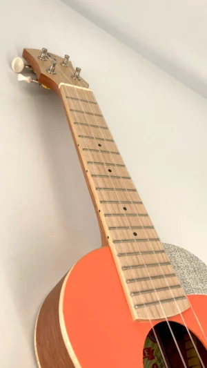 aNueNue US-10 LC różowe ukulele sopranowe