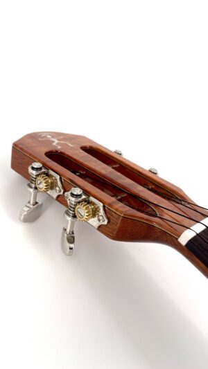 AKK2 AK14264 Kopf Seite aNueNue AKK2 - Hawaiian Koa - ukulele koncertowe