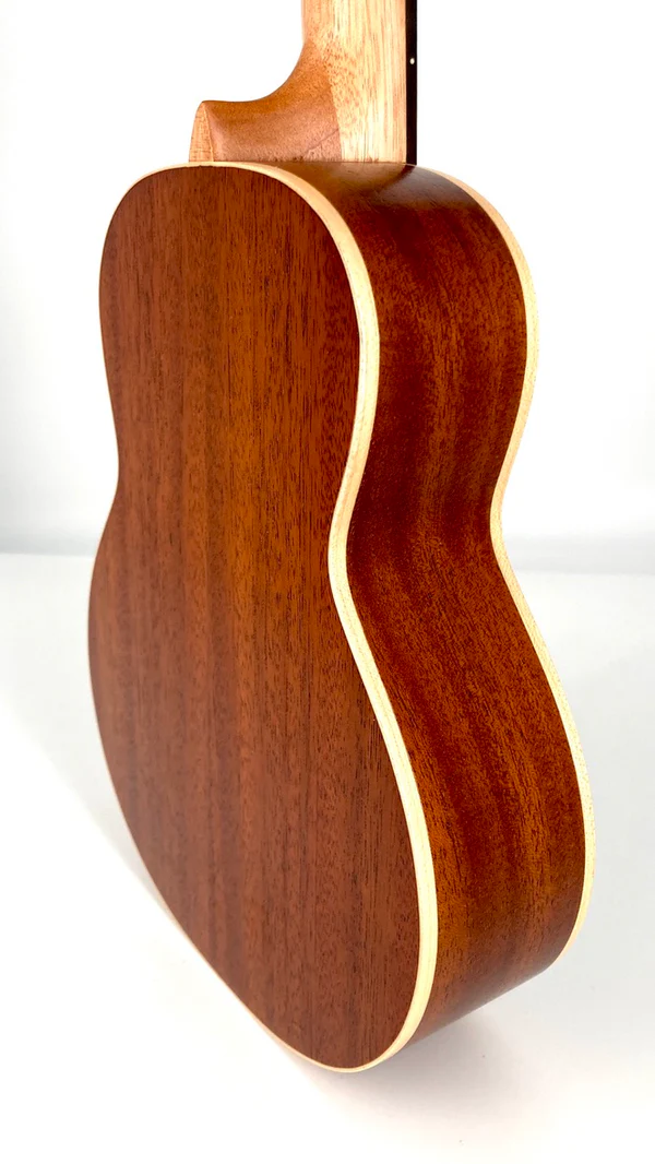 ukulele aNueNue UC-10 BB mahoń