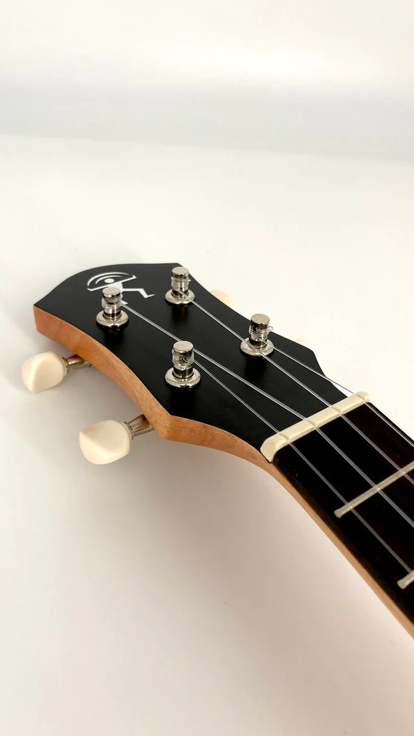 aNueNue UC-10 BB czarne ukulele koncertowe - główka i klucze