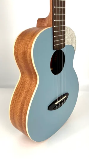 aNueNue UT-10 BA błękitne ukulele tenorowe kąt