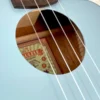 aNueNue UT-10 BA błękitne ukulele tenorowe bliski front
