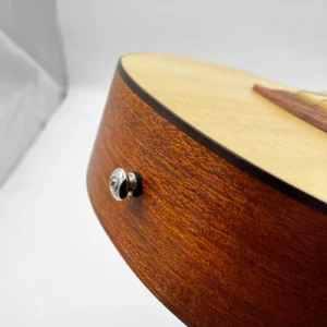 AKAMA HOX SC – ukulele koncertowe zaczep paska
