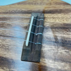 Ili L1-CA - ukulele koncertowe z litej akacji mostek
