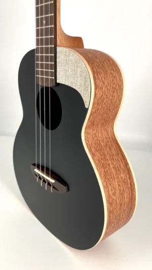 aNueNue UT-10 BB czarne ukulele tenorowe
